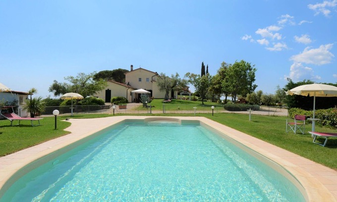 Massa Marittima Villa | Nice apartment in villa for 6 people with pool, WIFI, TV, terrace, pets allowed and parking