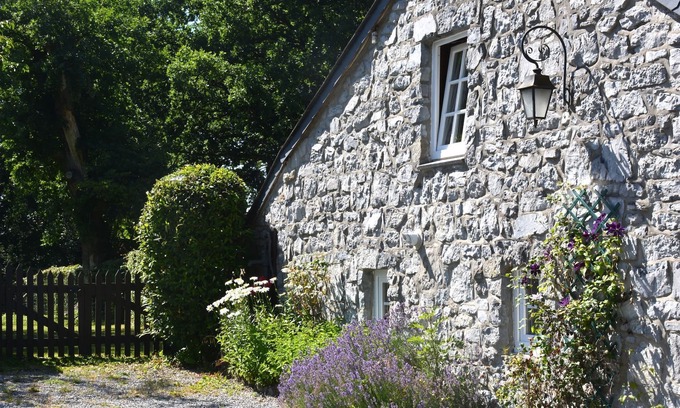 Han-sur-Lesse Cottage | Nice gite with low ceilings in Han-sur-Lesse near a forest