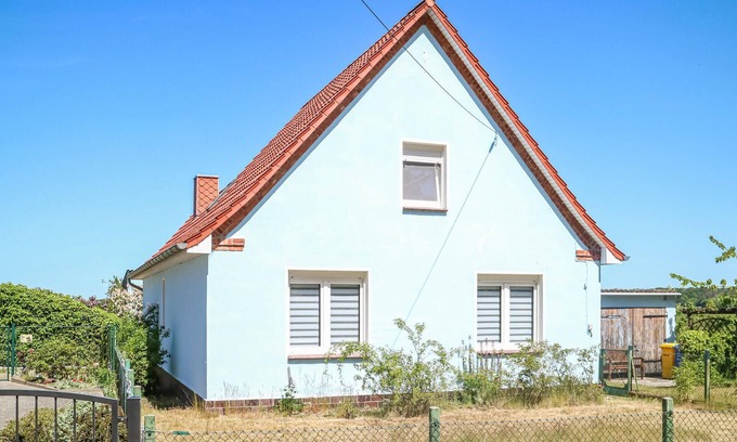 Alt Bukow House | Nice home in Alt Bukow with kitchen