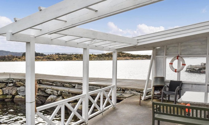 Bokn House | Nice home in Bokn with house sea view