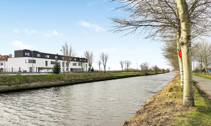 Adinkerke House | Nice home in De Panne with kitchen