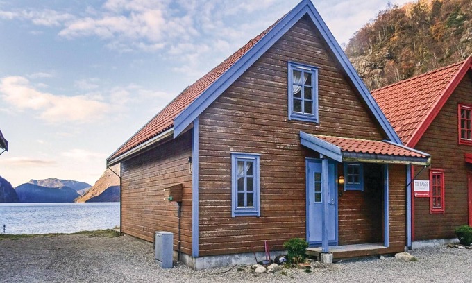 Gjesdal House | Nice home in Dirdal with kitchen