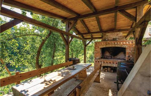 Fuzine House | Nice Home In Fuzine With Kitchen