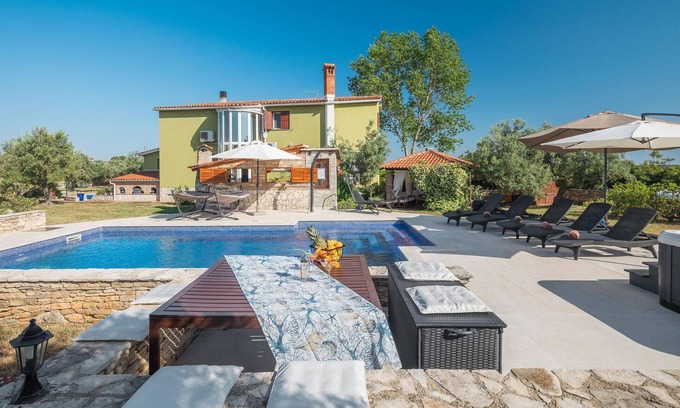 Galizana House | Nice home in Galizana