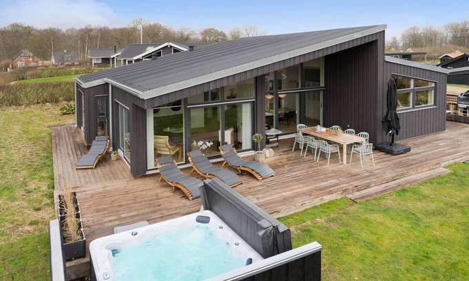 Kelstrup House | Nice home in Haderslev with kitchen