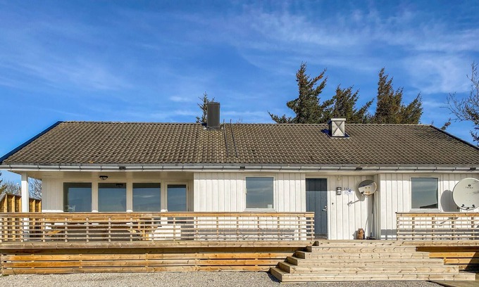 Bogoyvaer House | Nice home in Kverva with WiFi