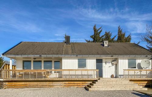 Bogoyvaer House | Nice Home In Kverva With Wifi