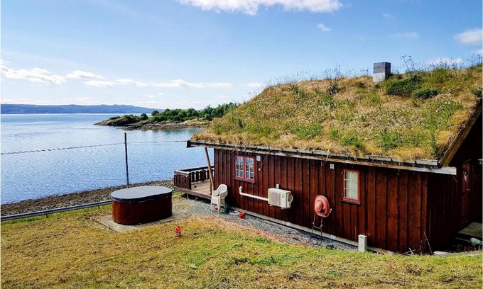 Verran House | Nice Home In Malm With Lake View