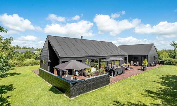 Ringkøbing-Skjern Municipality House | Nice home in Skjern with kitchen