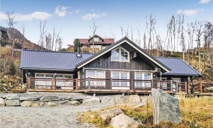 Sykkylven House | Nice Home In Straumgjerde With Wifi