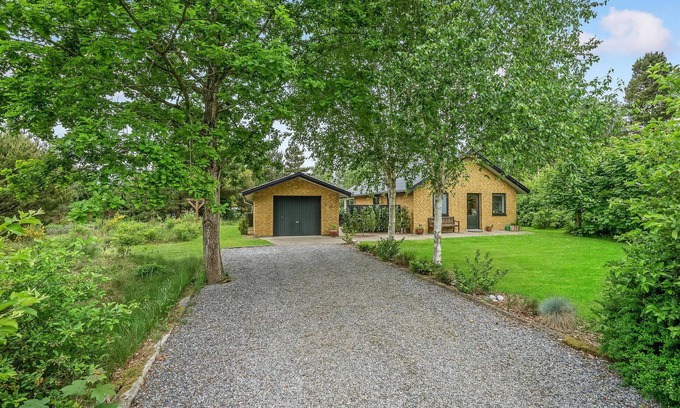 Skaven Strand House | Nice home in Tarm with WiFi