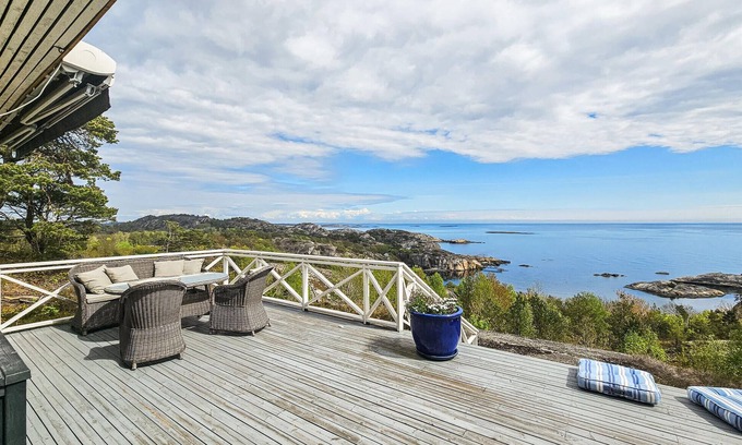 Larvik House | Nice home in Tjodalyng with kitchen