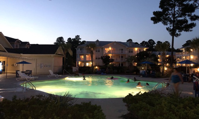 Calabash Apartment | Nice room with mini kitchen in prestigious Brunswick Plantation Golf.