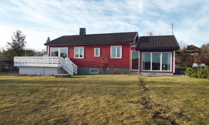 Gravdal Apartment | Nice studio in Gravdal with kitchen