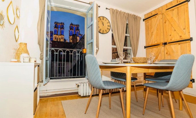 Laon Apartment | Nid douillet La Cour du Dauphin, Vue cathédrale imprenable