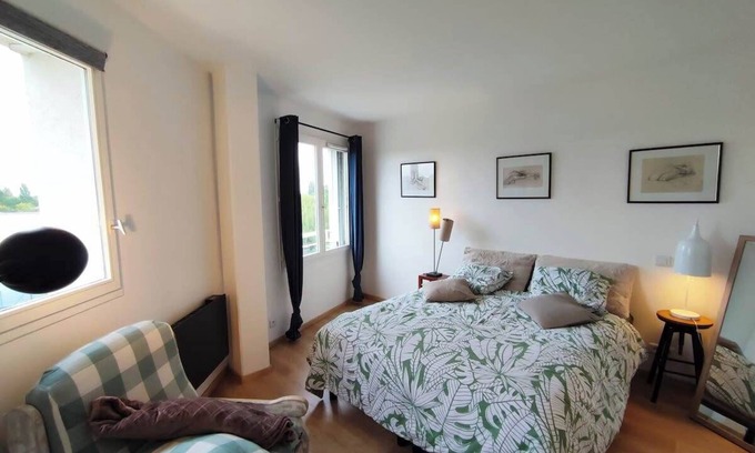 Torcy Apartment | Night in the Heart of Torcy