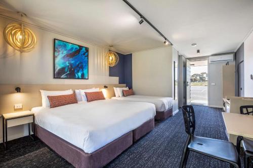 Corio Hotel | Nightcap at Gateway Hotel
