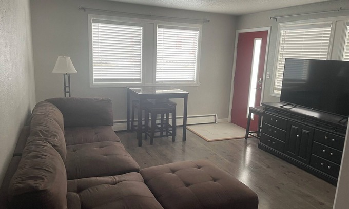 Midtown Anchorage Apartment | Nightshade BnB #4