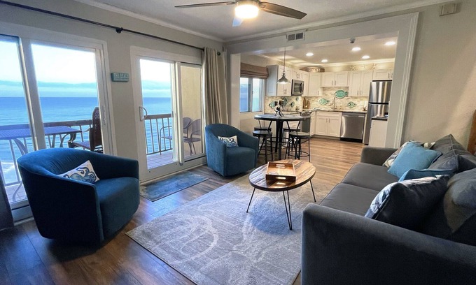 Sunnyside Condo | Ninth Floor, Ocean Side Livingroom! Beautifully Updated! Gated Community!