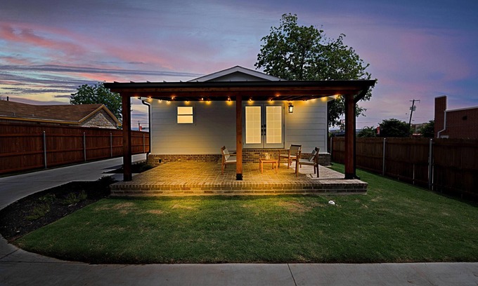 Waco Cottage | Ninth Street Cottage - 5 Min Walk to Magnolia