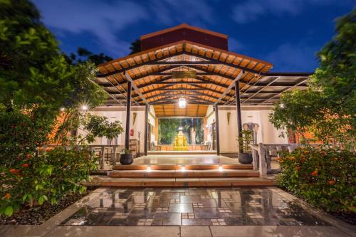 Electronics City Resort | Nirantara Resort & Spa