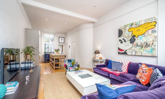 Redcliffe Apartment | Niru Experience Stunning Duplex Apt