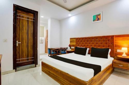 South West Hotel | Nishka Residancy