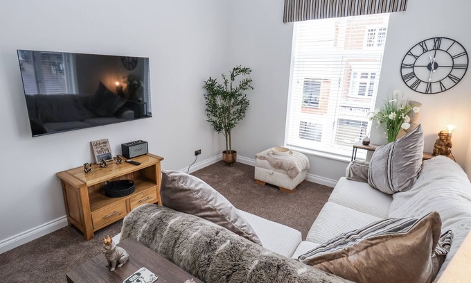 Prestatyn Cottage | NO 2 EMPORIUM APARTMENTS, pet friendly in Prestatyn