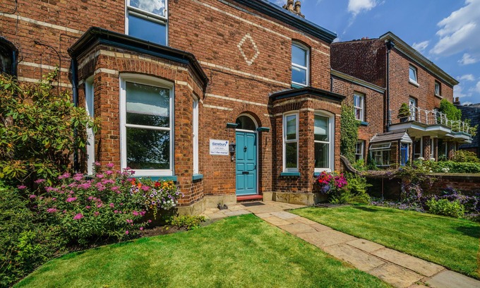 Knutsford House | No. 2 The Manse - 1 Bedroom Apartment Overlooking Knutsford Heath