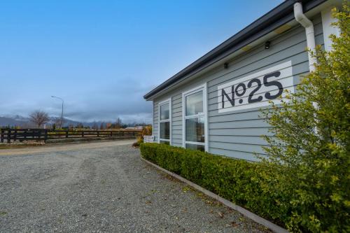 Twizel House | “No.25”Stand alone guest studio unit