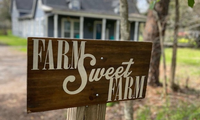 Central Southwest Other | *no cleaning fee* TMC Oasis- Adorable farmhouse suite w/pool, W/D, huge backyard