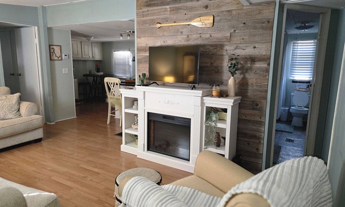 Iuka House | NO PETS/NON SMOKING 3-bedroom home in Counce with WiFi, AC