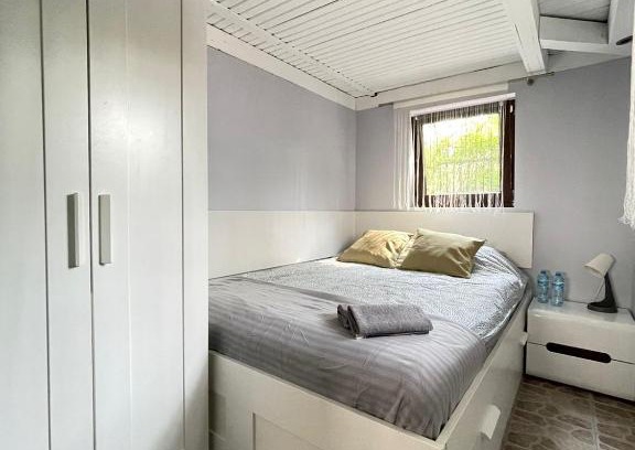 Murowana Goslina Apartment | Noclegi nad jeziorem w Puszczy Zielonka