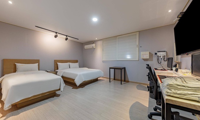 Nonsan Hotel | Nonsan River