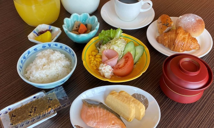 Higashi Ward Hotel | Nonsmoking single roomFree parkingAll rooms are doubleBreakfast included plan/Okayama Okayama
