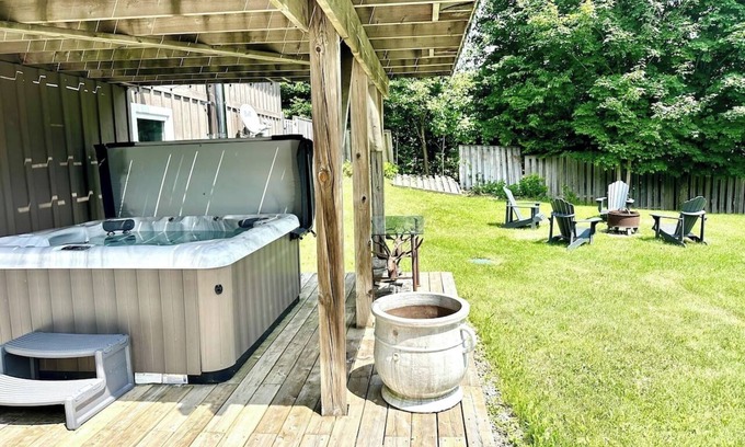 Grey Highlands Cottage | Nordic Nook: Family Retreat with Salt Pool