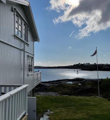 Moskenes House | Nordlandshus ved havet på Reine, Lofoten
