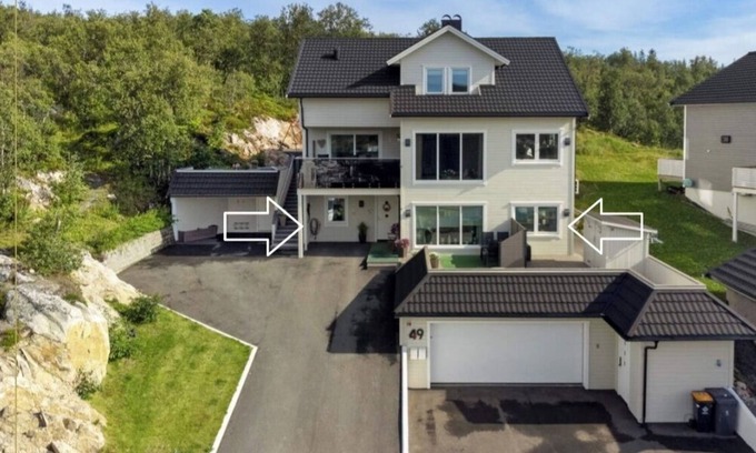 Tromso Apartment | Norhernlight Luxus home -5 min AirPort-free park