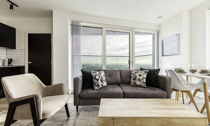 East Acton Apartment | North Acton XII - 2Bed King/Double +2Bath +Balcony