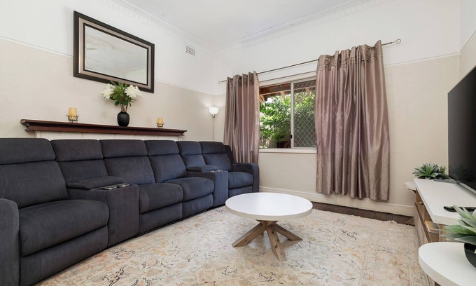 North Beach House | North Beach Cottage by Swan BnB Management