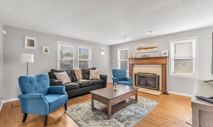 North Haven House | North Haven Charm – 3BD Yale Retreat