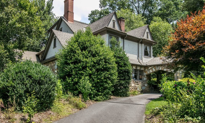 Asheville Bed & Breakfast | North Lodge Bed & Breakfast