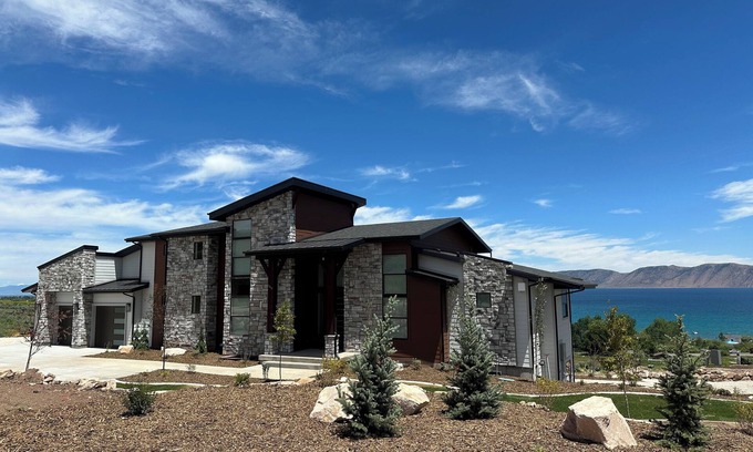 Garden City Cabin | North Star Retreat Sleeps 34