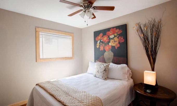 College Station Cottage | Northgate Winery-Walking Distance to campus