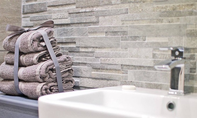 Chichester Ski Chalet | Northlands Farm - Chalet 1 Farm Stay