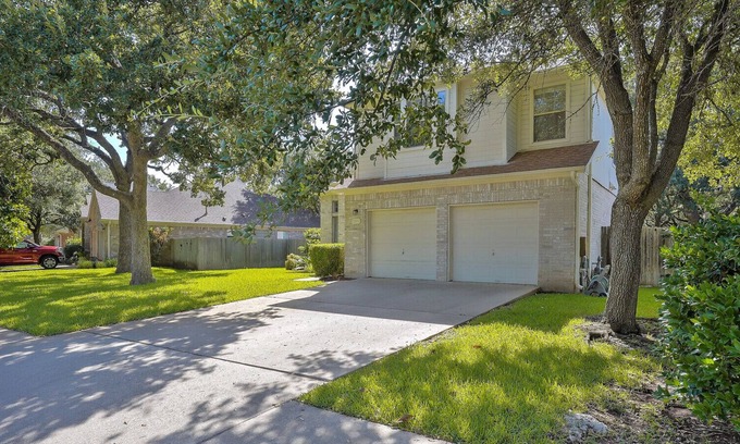 McNeil House | (Northwest Austin) Beautiful, Fun, Cozy Home 30 min from Downtown Austin
