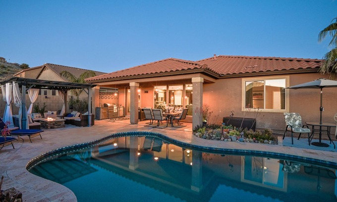 Oracle House | NorthWest Gem Snowbird-Friendly w/Pool Heat opt.