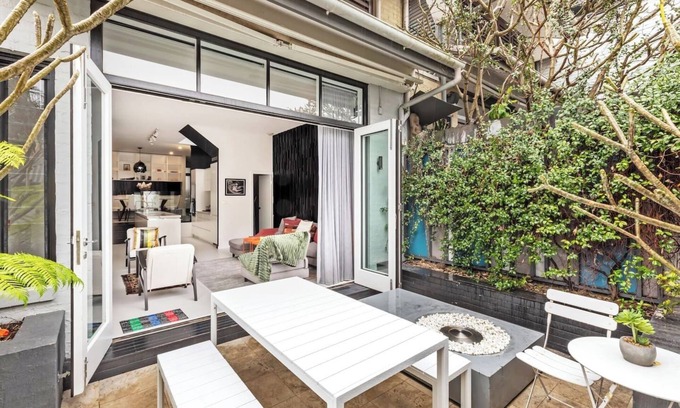 Camperdown House | Northwood Haus Refined Federation style Retreat