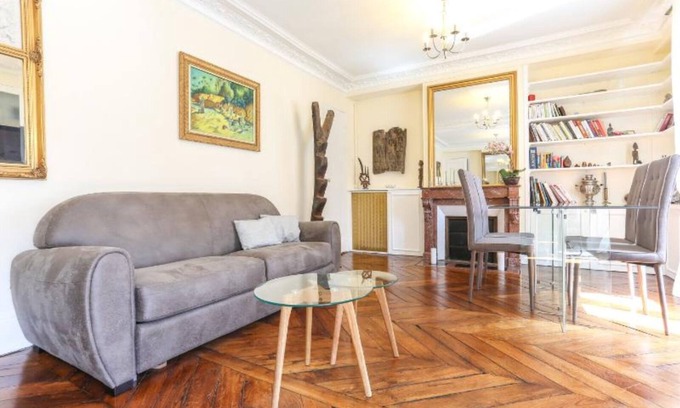 Saint-Merri Apartment | Notre-dame de Paris View, Family Penthouse