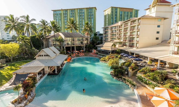 Cairns Central Business District Hotel | Novotel Cairns Oasis Resort